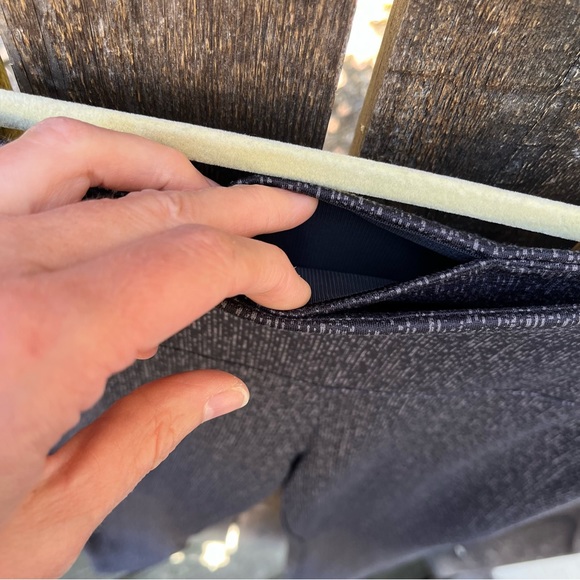 Athleta Delancey Textured Tight Legging in Black/Nightfall Sz M - Picture 4 of 16